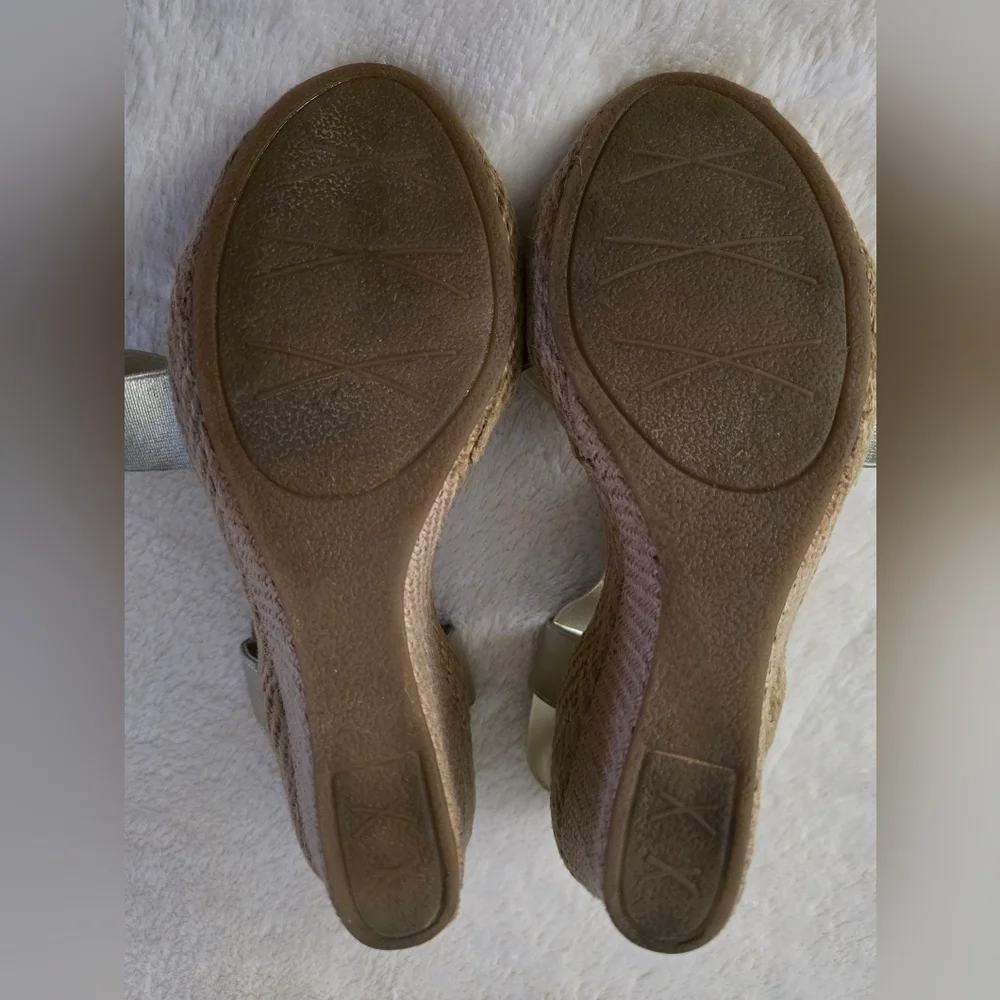 Comfortable Gold Strappy Wedge  Espadrille Sandals - Picture 7 of 9